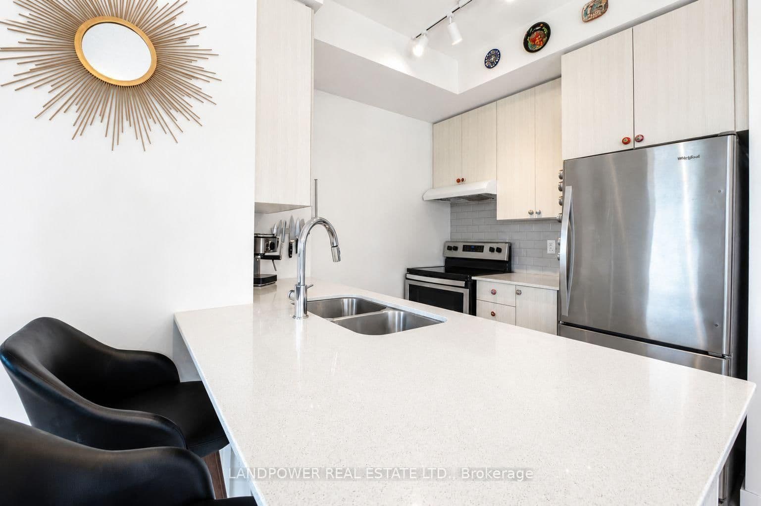 8 Trent Avenue, Unit 824 thumbnail 5
