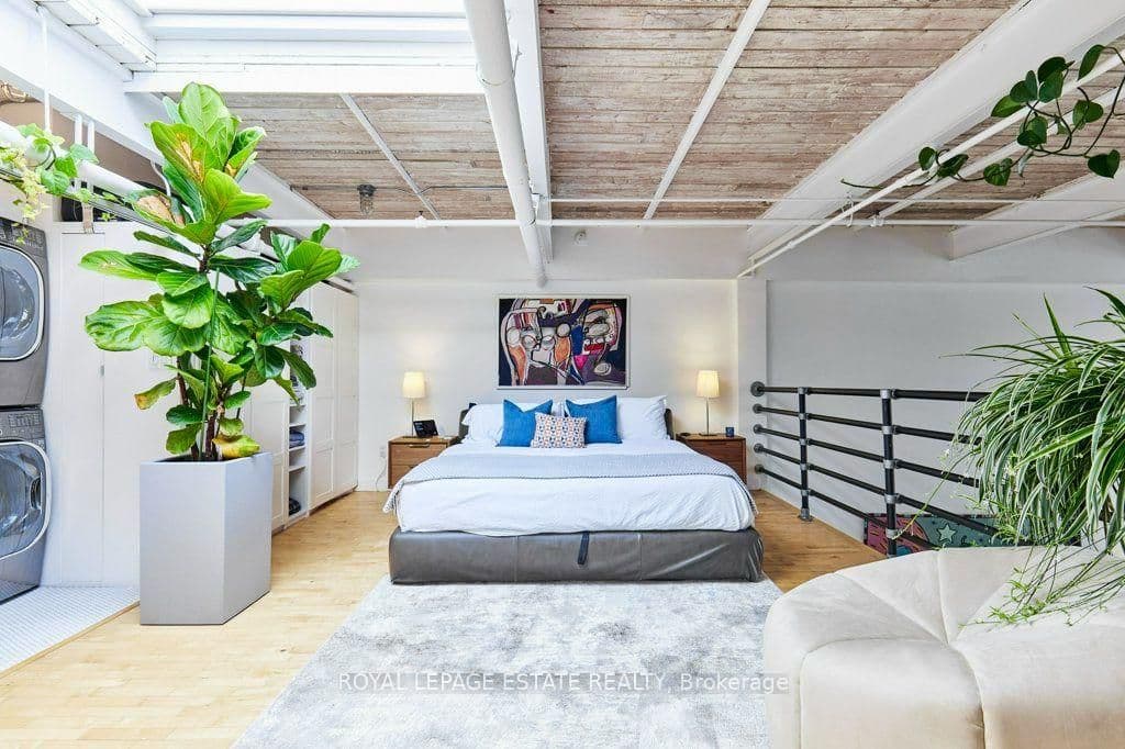 1173 Dundas Street E, Unit 217 thumbnail 24