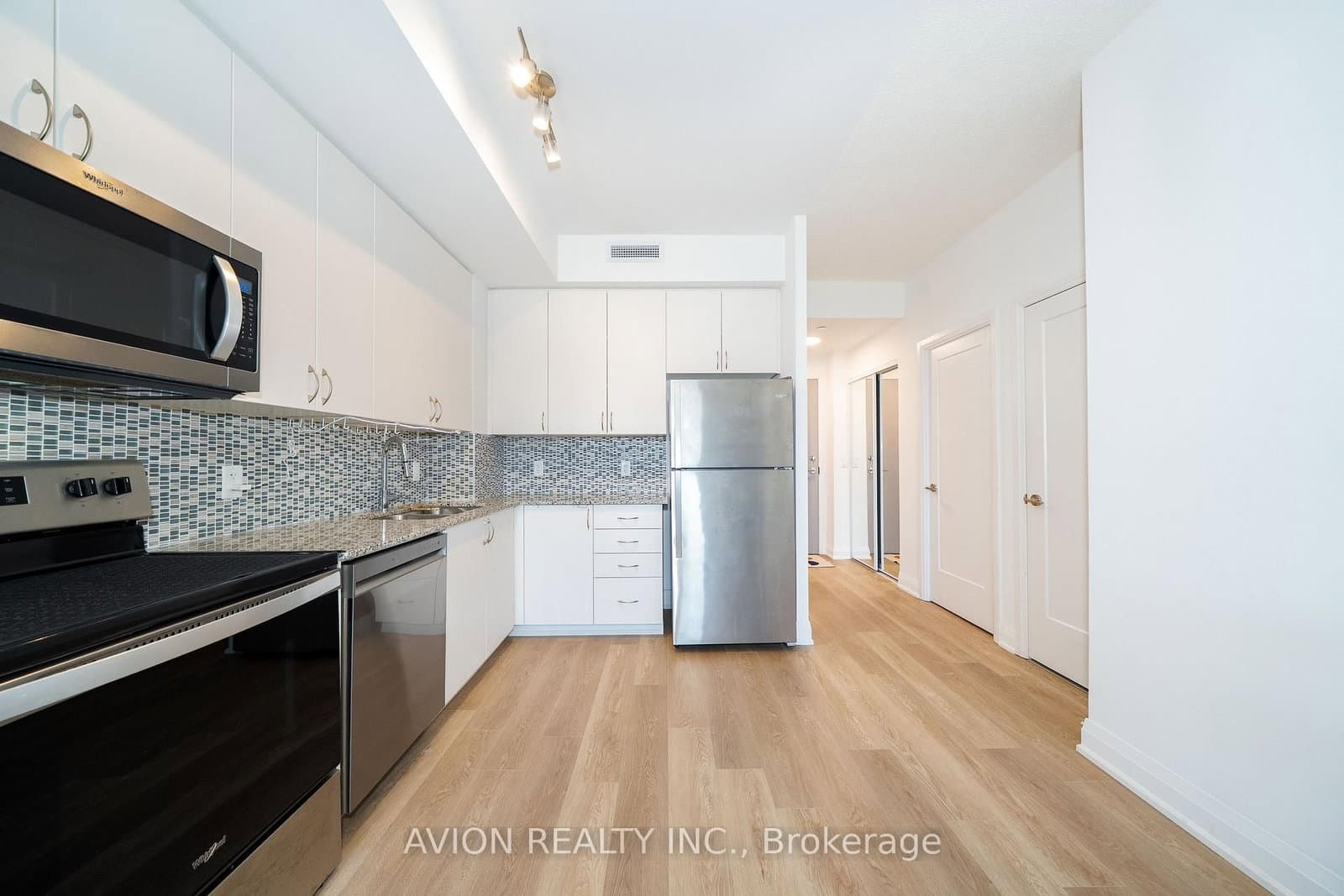 3220 Sheppard Avenue E, Unit 212 thumbnail 2