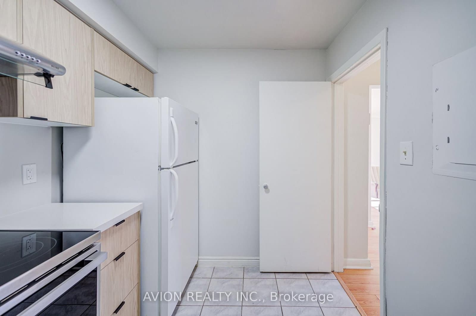 882 Broadview Avenue, Unit Unit 3 thumbnail 15