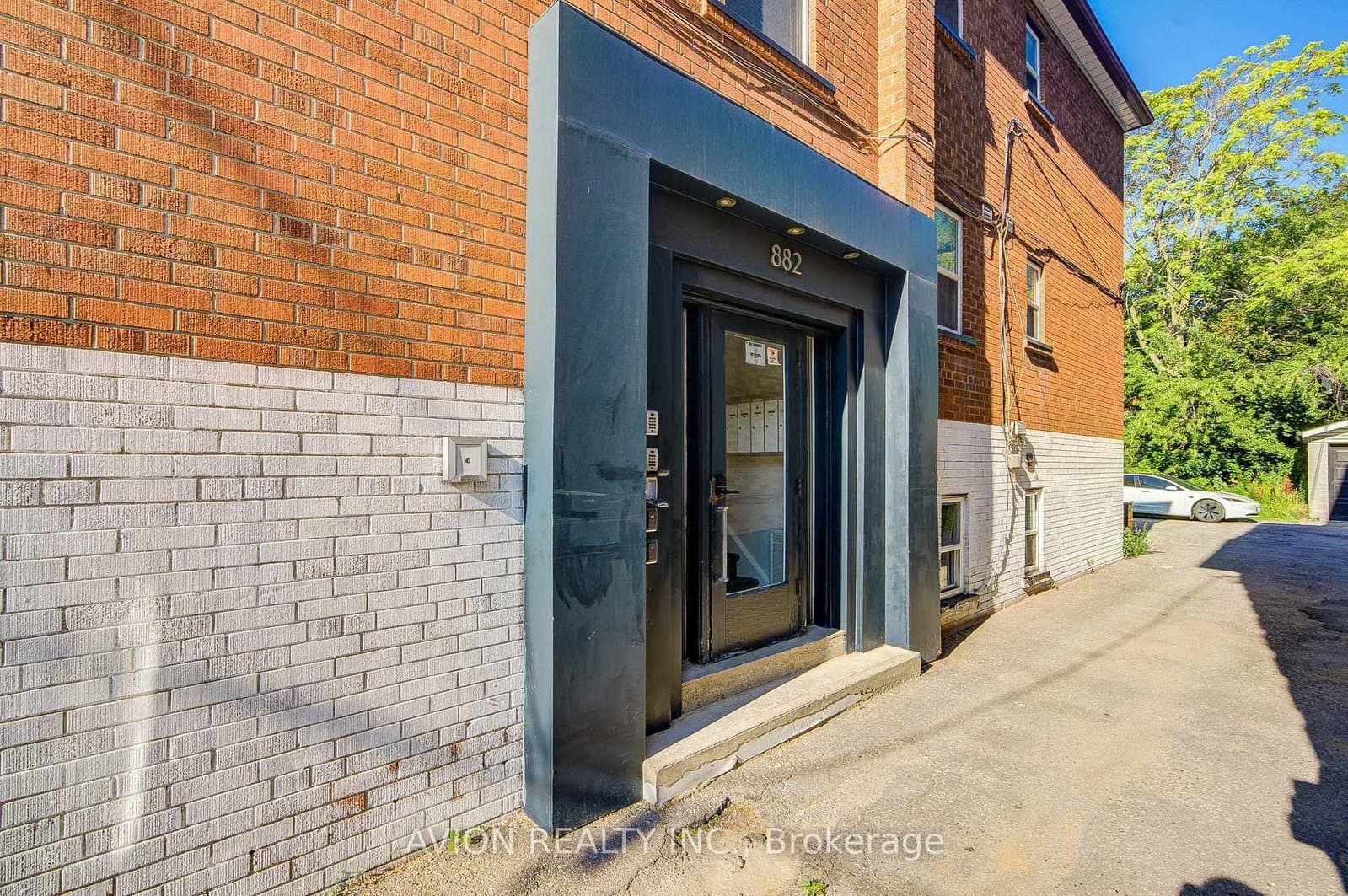 882 Broadview Avenue, Unit Unit 3 thumbnail 3