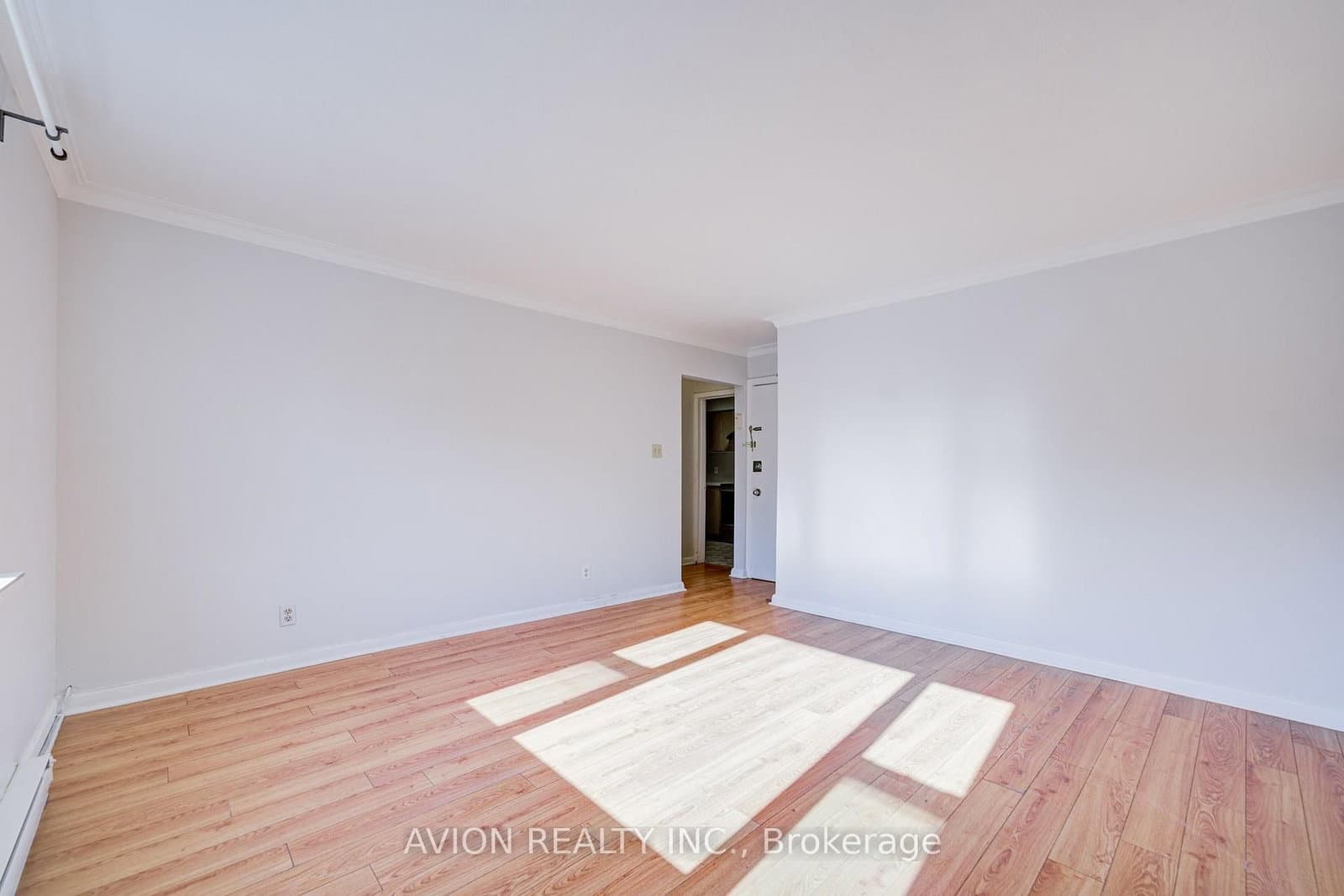 882 Broadview Avenue, Unit Unit 3 thumbnail 5