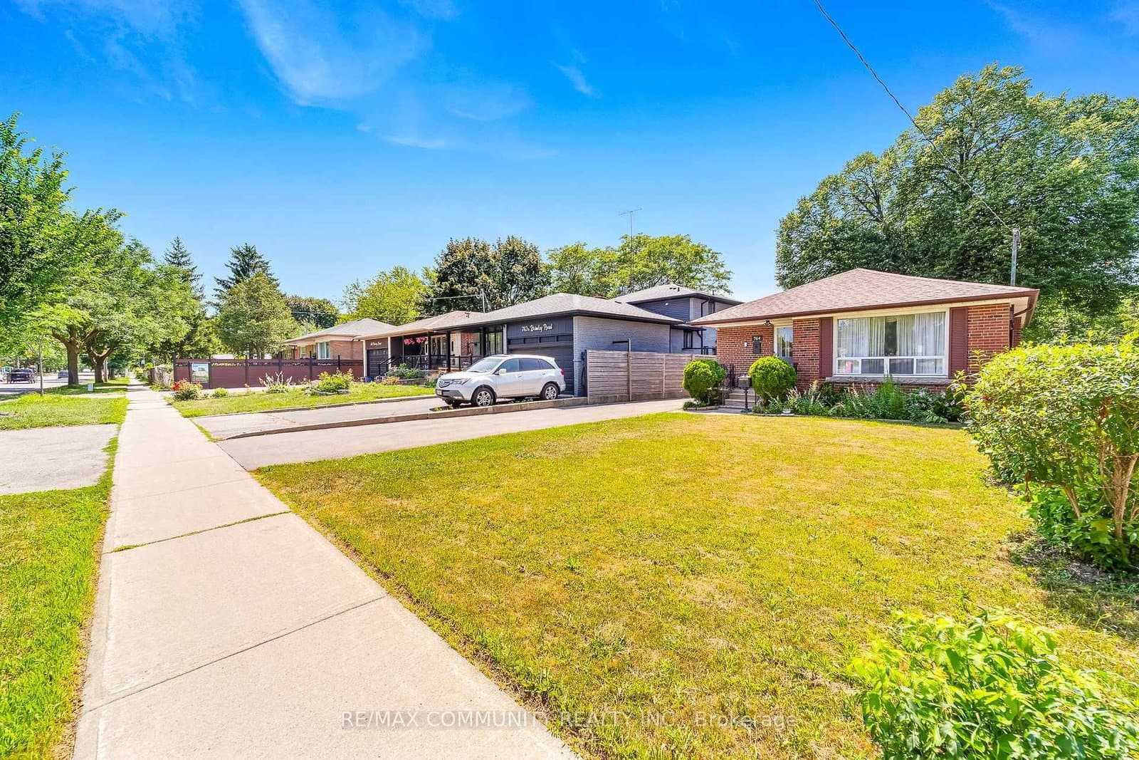 764 Brimley Road thumbnail 3