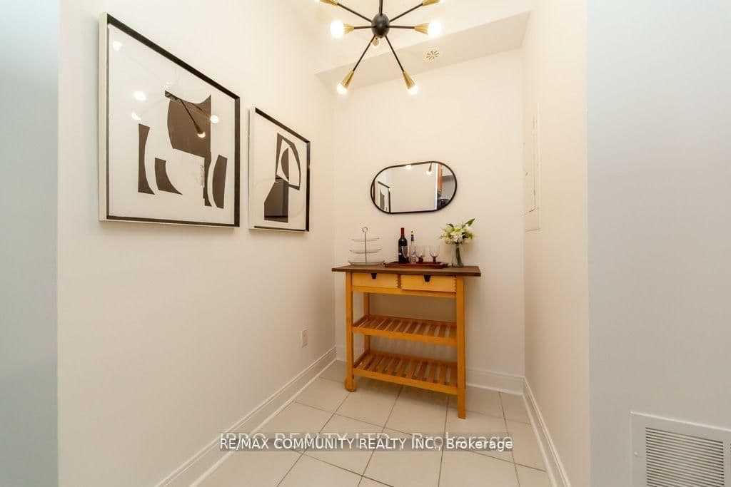315 Village Green Square Street, Unit TH51 thumbnail 15