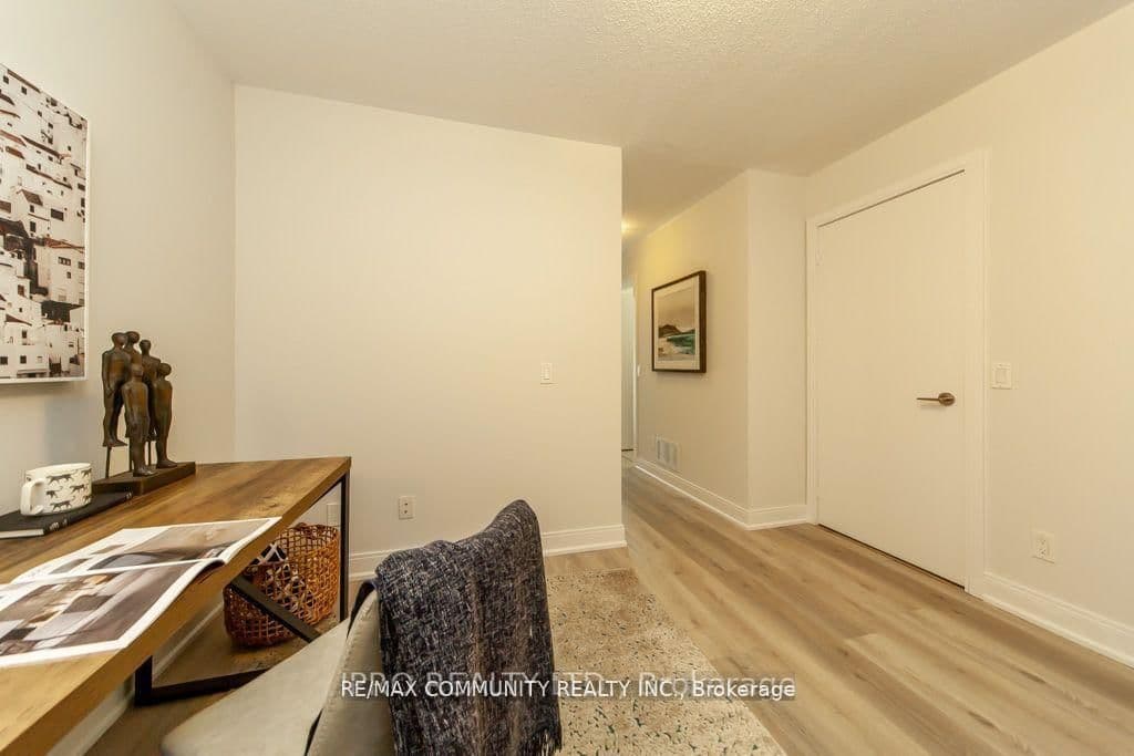 315 Village Green Square Street, Unit TH51 thumbnail 20