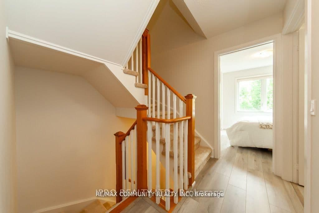 315 Village Green Square Street, Unit TH51 thumbnail 22