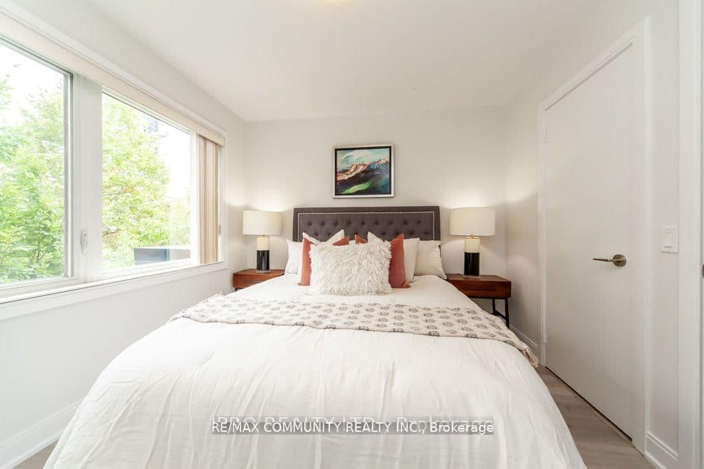 315 Village Green Square Street, Unit TH51 thumbnail 24