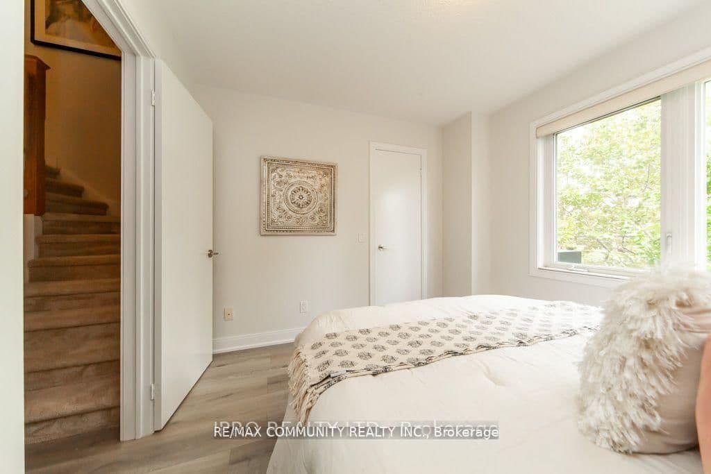 315 Village Green Square Street, Unit TH51 thumbnail 26