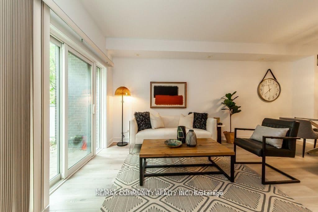 315 Village Green Square Street, Unit TH51 thumbnail 6