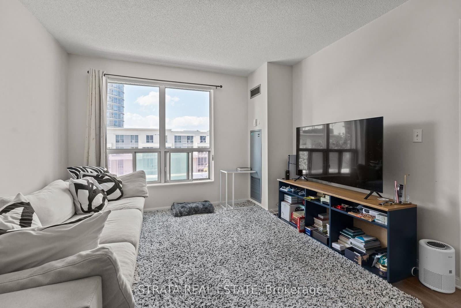 1 Lee Centre Drive, Unit 313 thumbnail 4