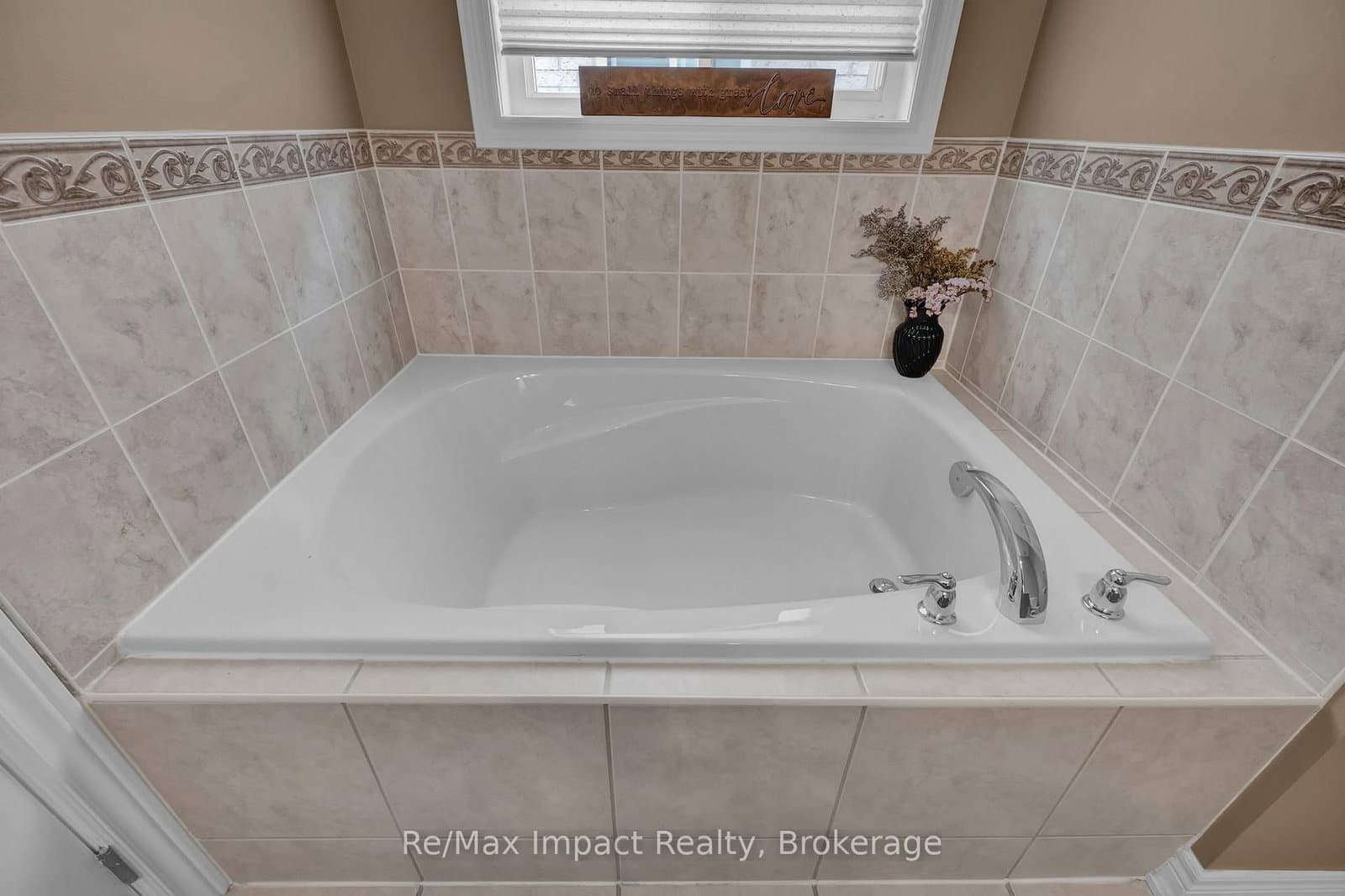 14A Hunt Street thumbnail 18