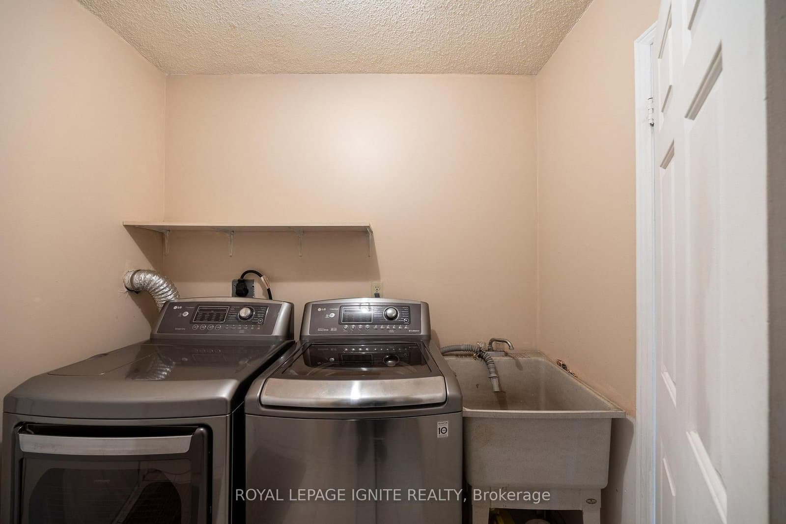 3694 Ellesmere Road thumbnail 5