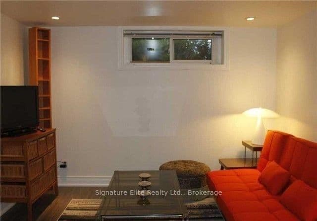 230 Clonmore Drive, Unit Lower thumbnail 4