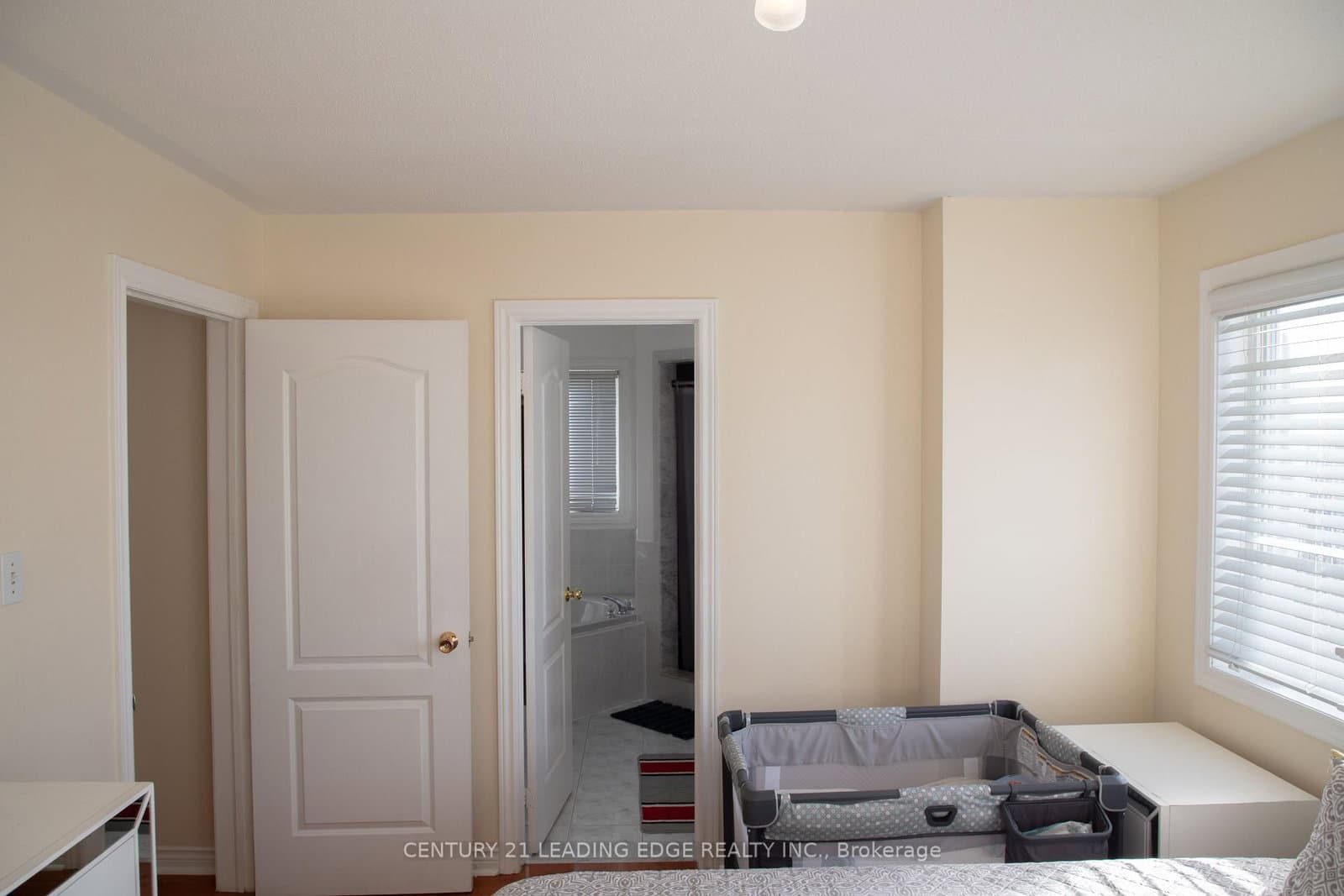 157 Dooley Crescent thumbnail 32