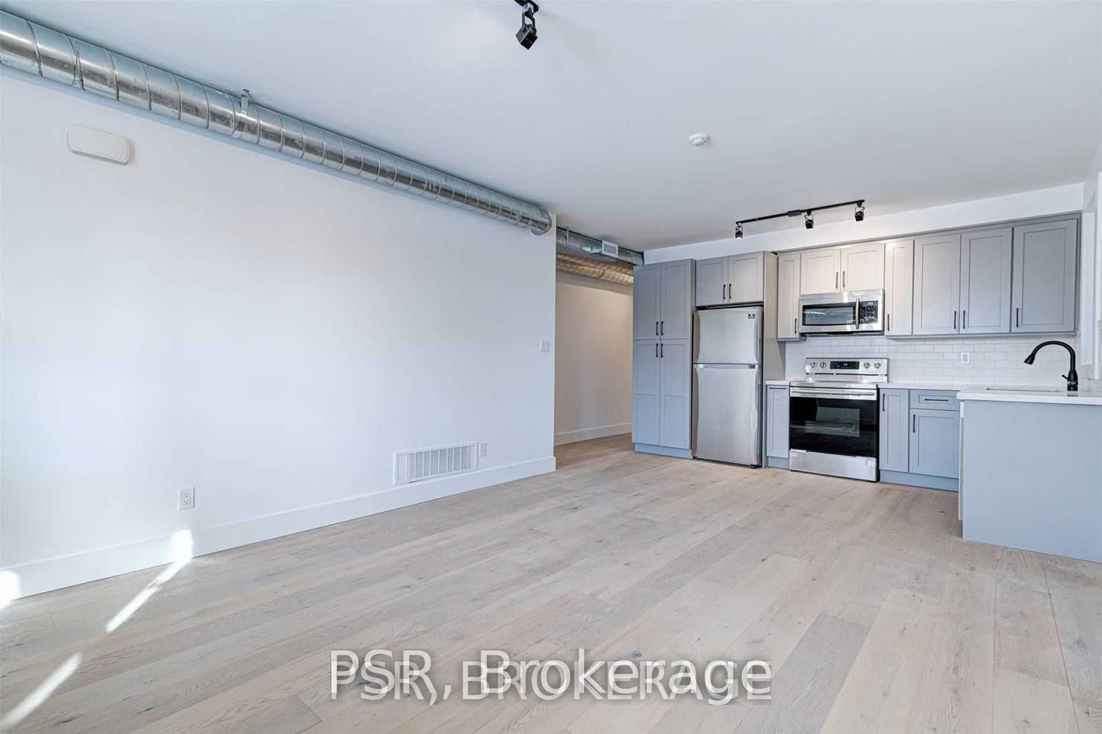 87 Hammersmith Avenue, Unit Main thumbnail 3