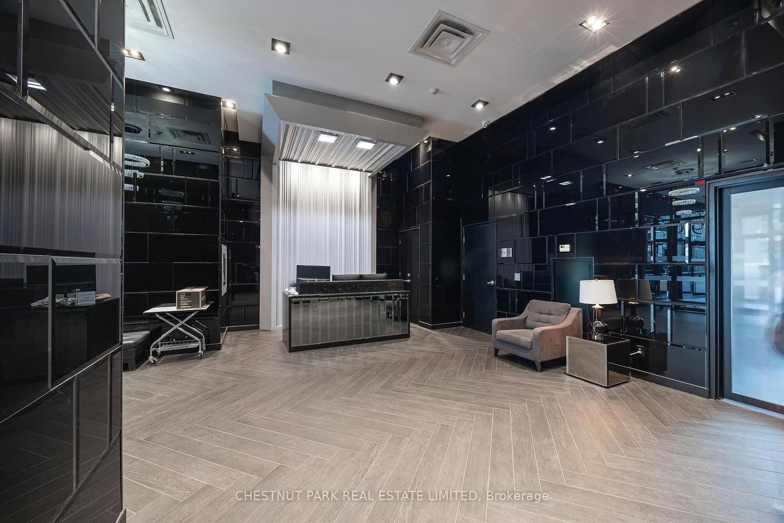 90 Broadview Avenue, Unit 901 thumbnail 16