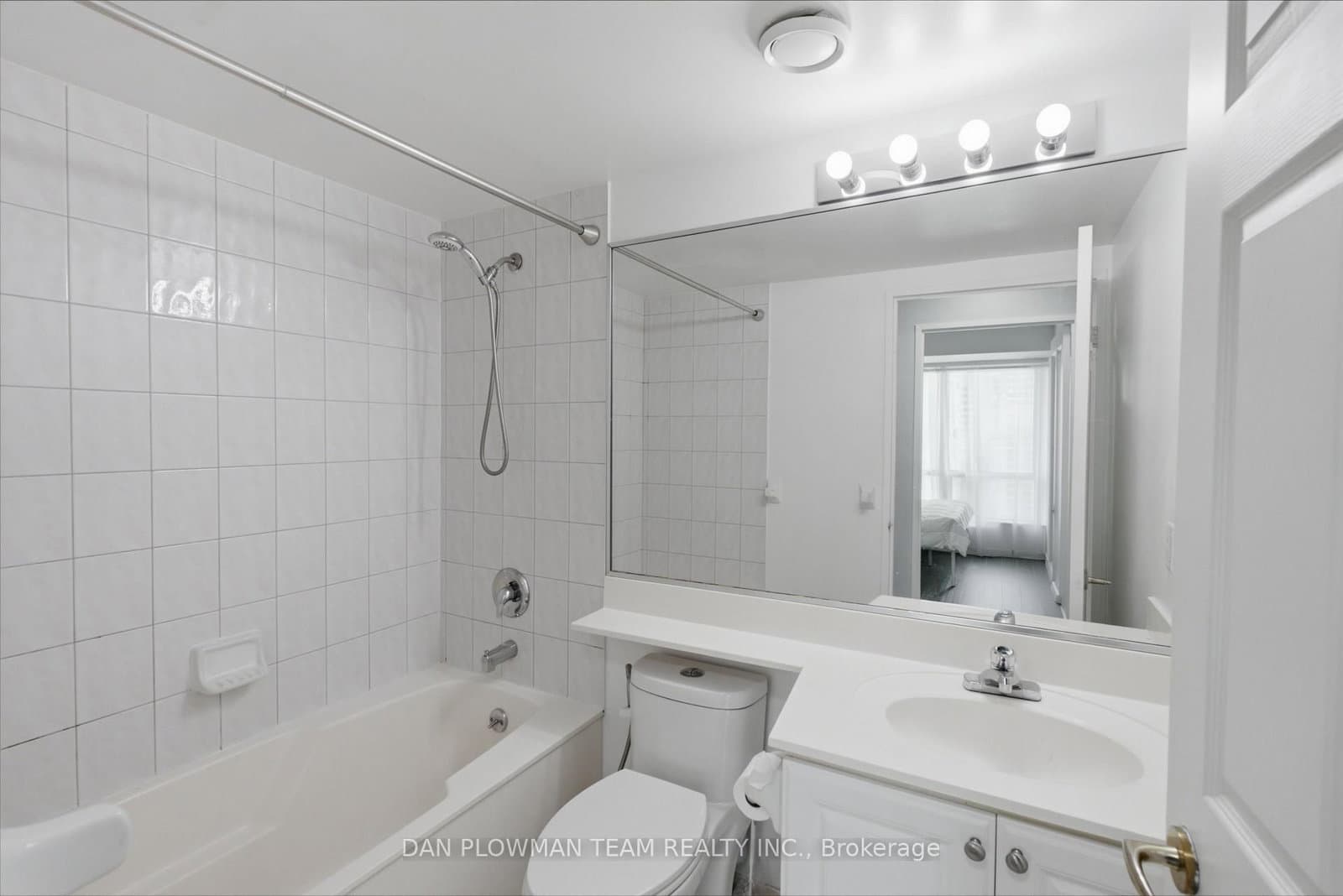 8 Lee Centre Drive, Unit 913 thumbnail 14