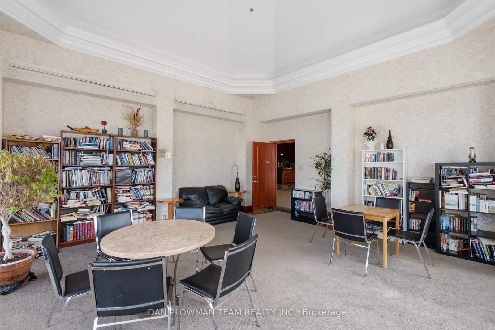 8 Lee Centre Drive, Unit 913 thumbnail 24