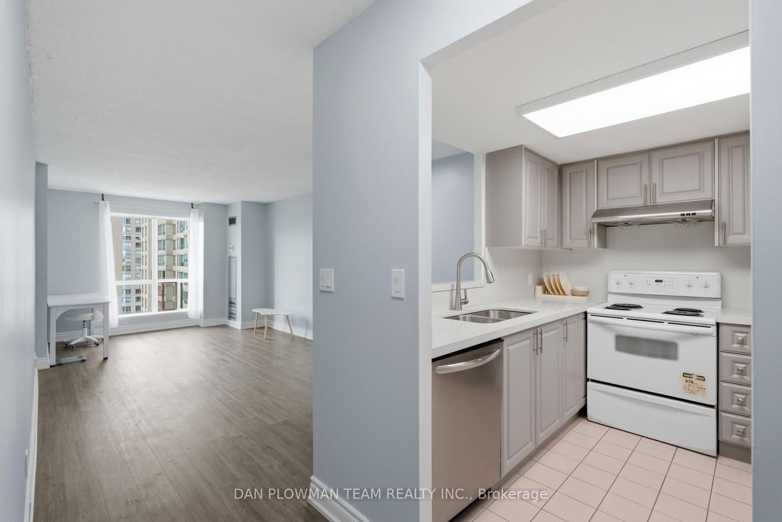 8 Lee Centre Drive, Unit 913 thumbnail 5
