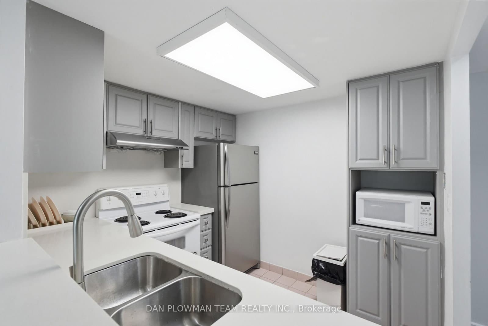 8 Lee Centre Drive, Unit 913 thumbnail 7