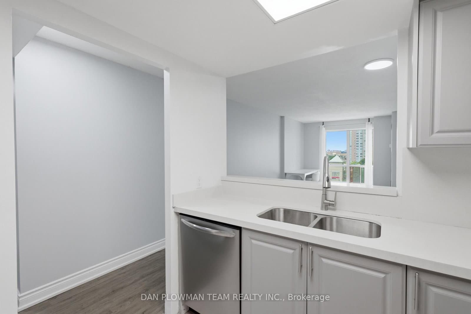 8 Lee Centre Drive, Unit 913 thumbnail 8