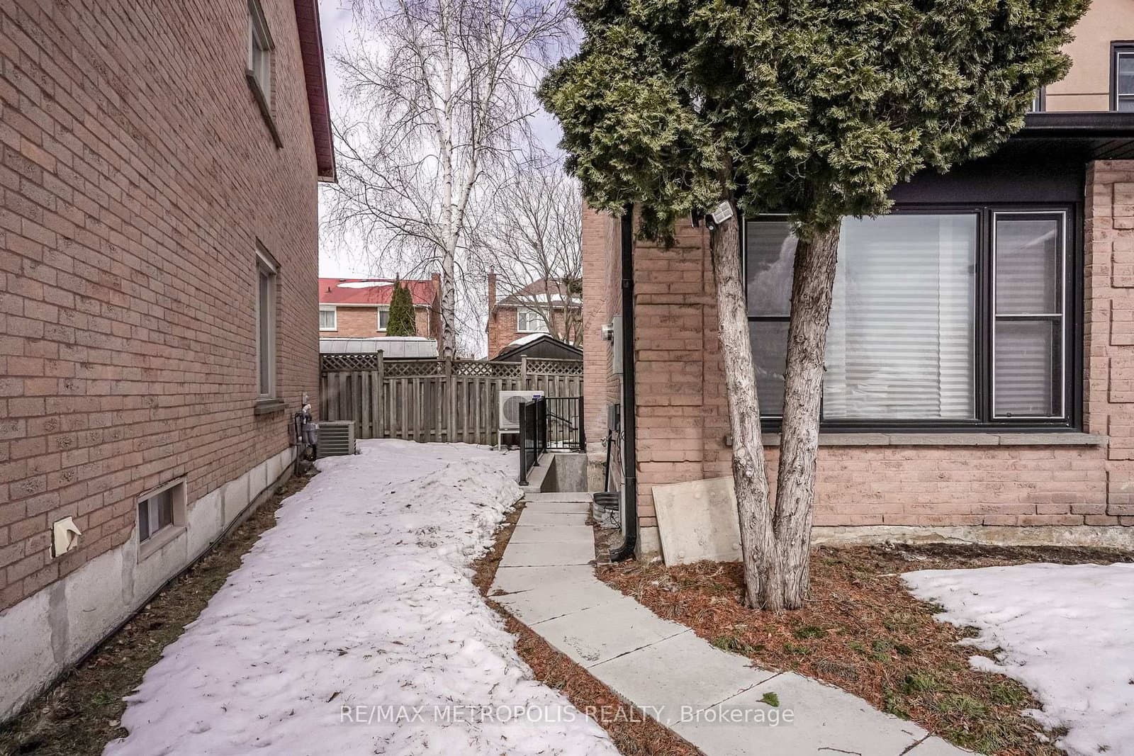 570 Springview Drive, Unit BSMT thumbnail 2