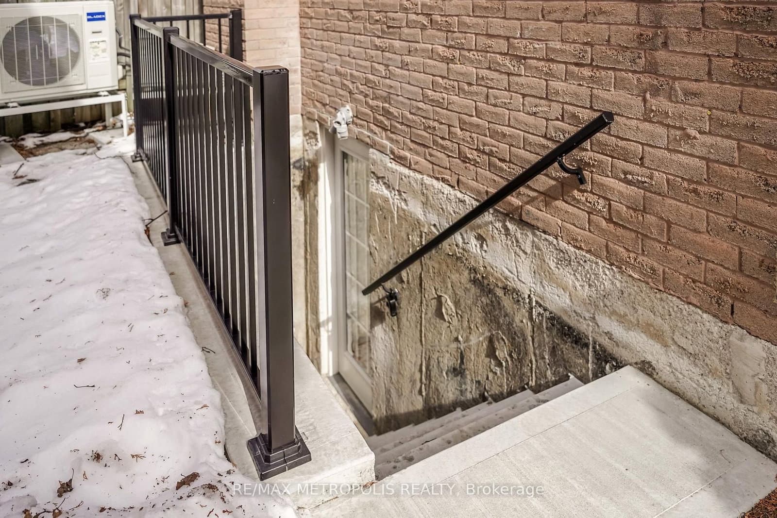 570 Springview Drive, Unit BSMT thumbnail 3