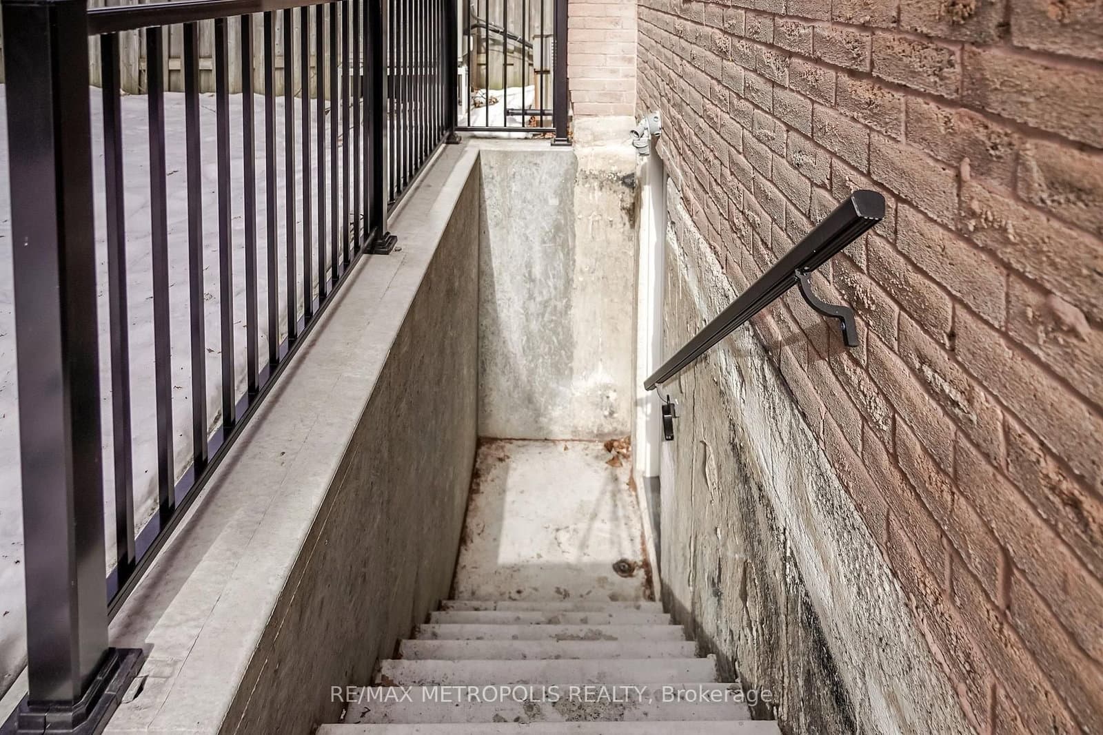 570 Springview Drive, Unit BSMT thumbnail 4