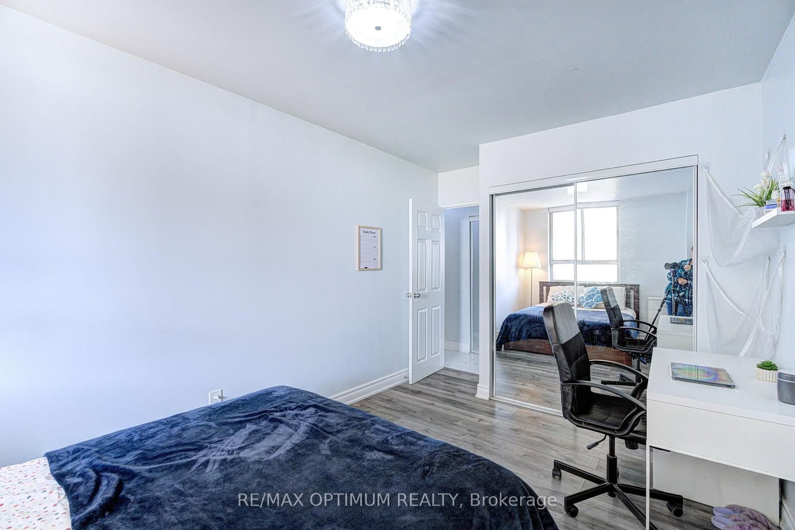 5 Massey Square, Unit 2110 thumbnail 24