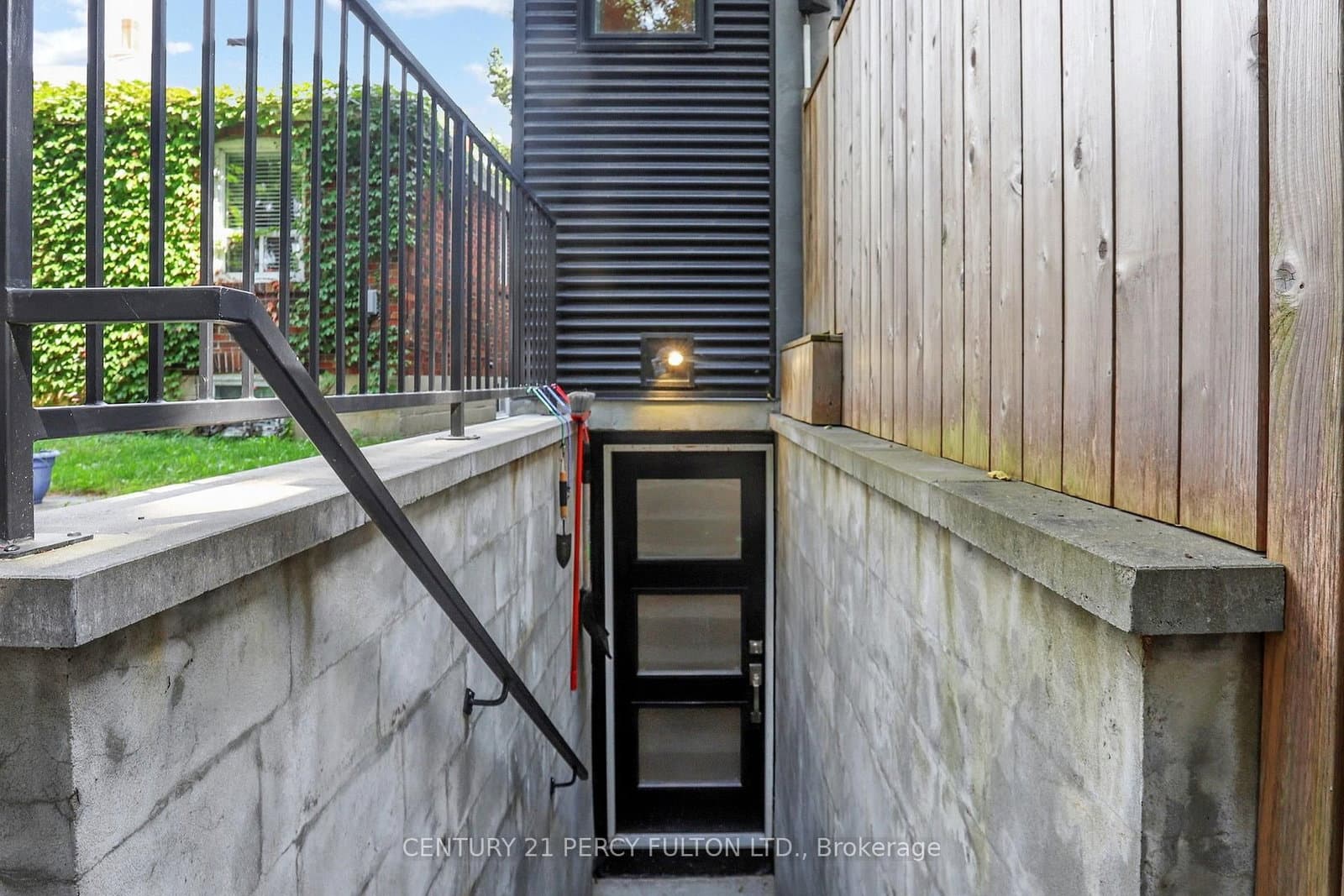 84 Wiley Avenue, Unit lower level thumbnail 16