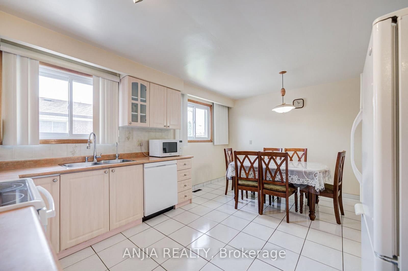 5 Brantford Drive thumbnail 18