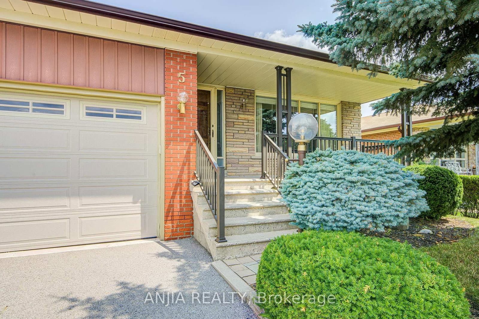 5 Brantford Drive thumbnail 4