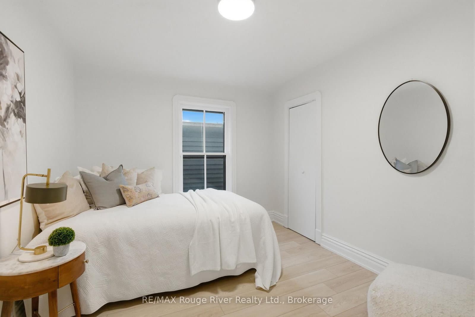 7 Heyworth Crescent thumbnail 32