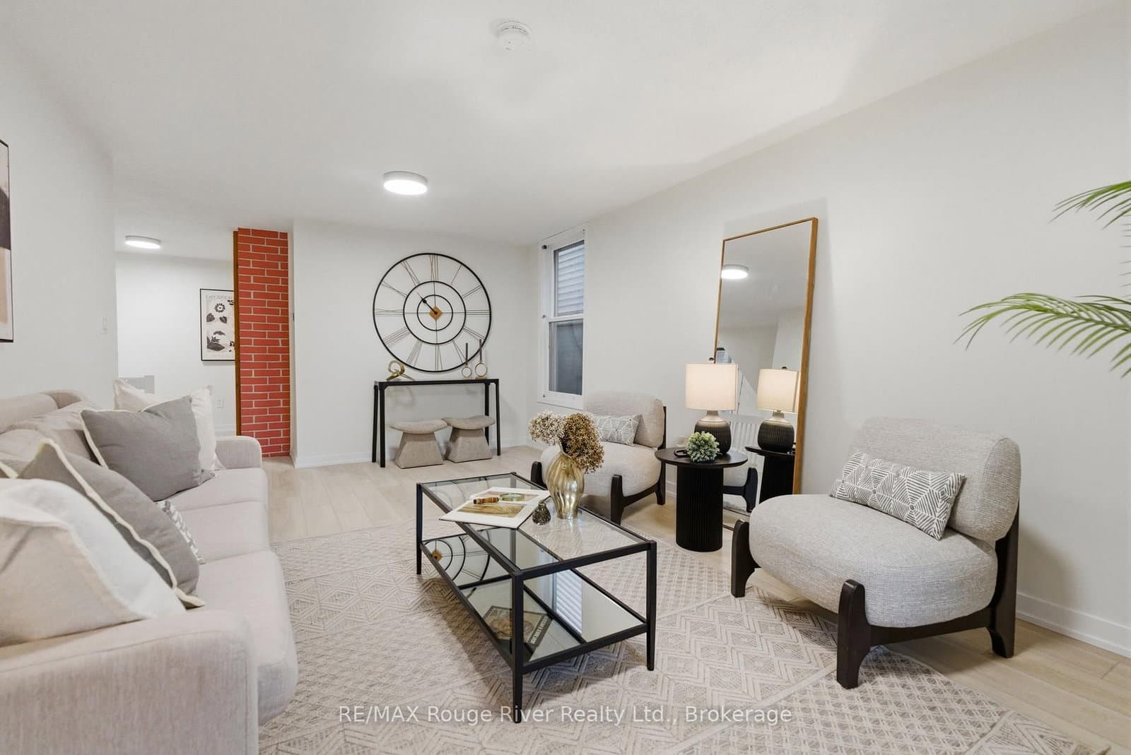 7 Heyworth Crescent thumbnail 7