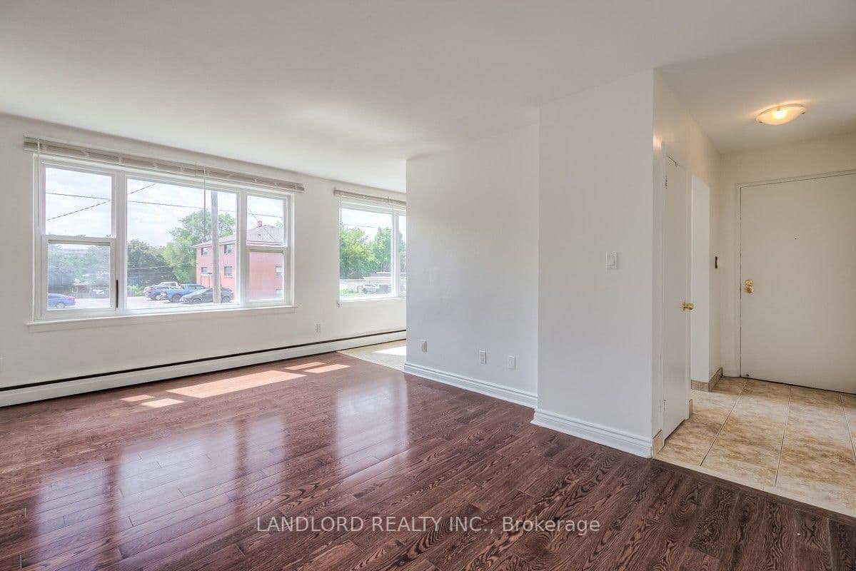 111 Craydon Road, Unit 204 thumbnail 3