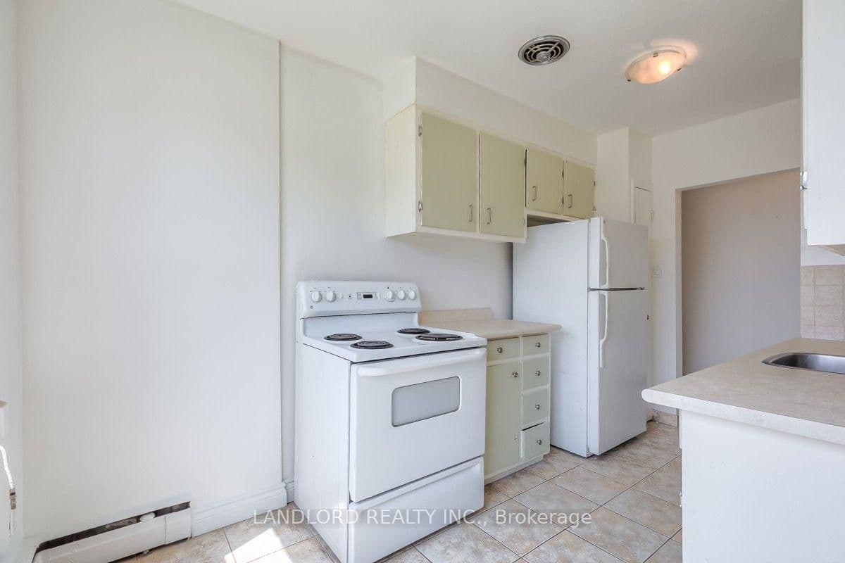 111 Craydon Road, Unit 204 thumbnail 5