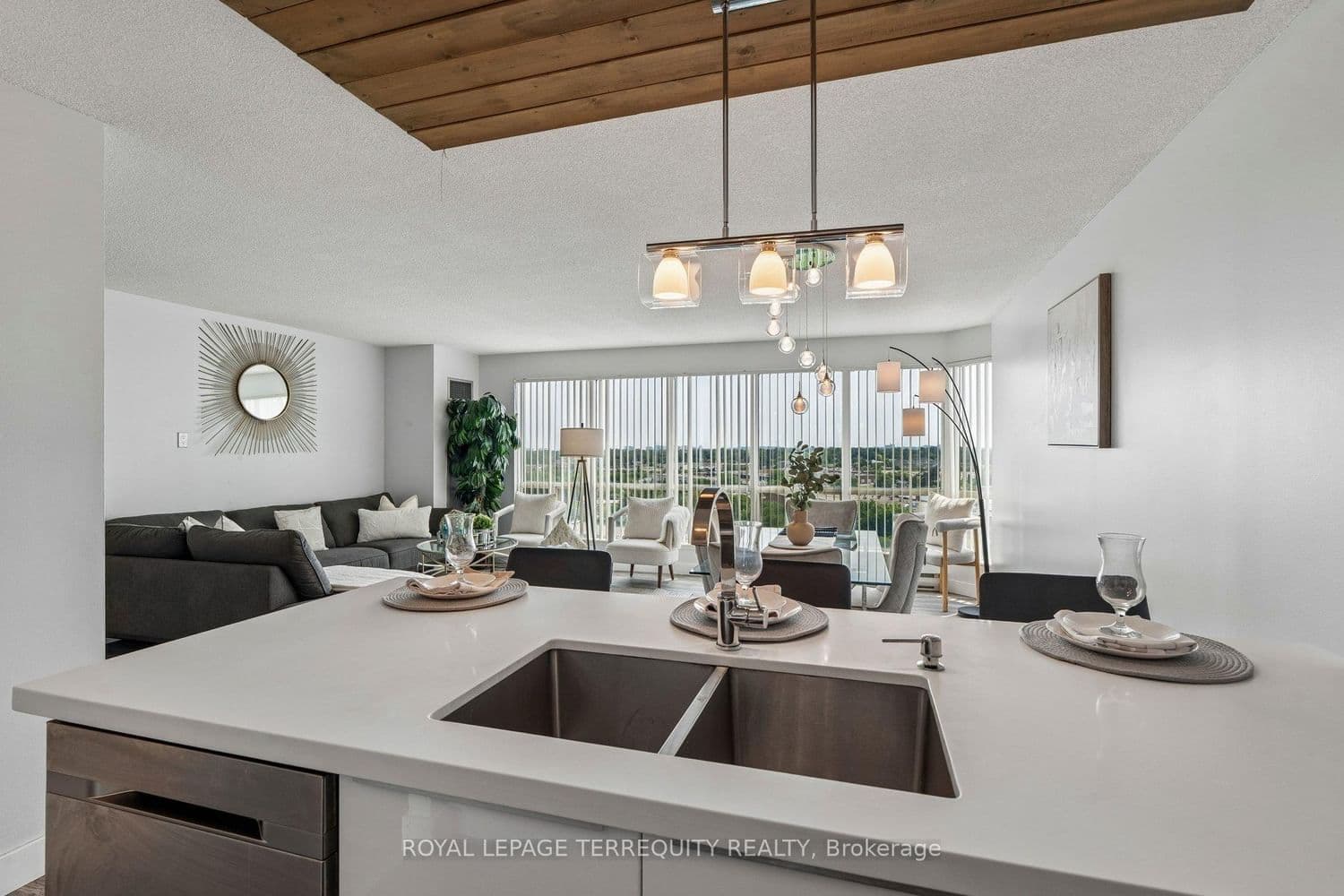 18 Lee Centre Drive, Unit 906 thumbnail 10
