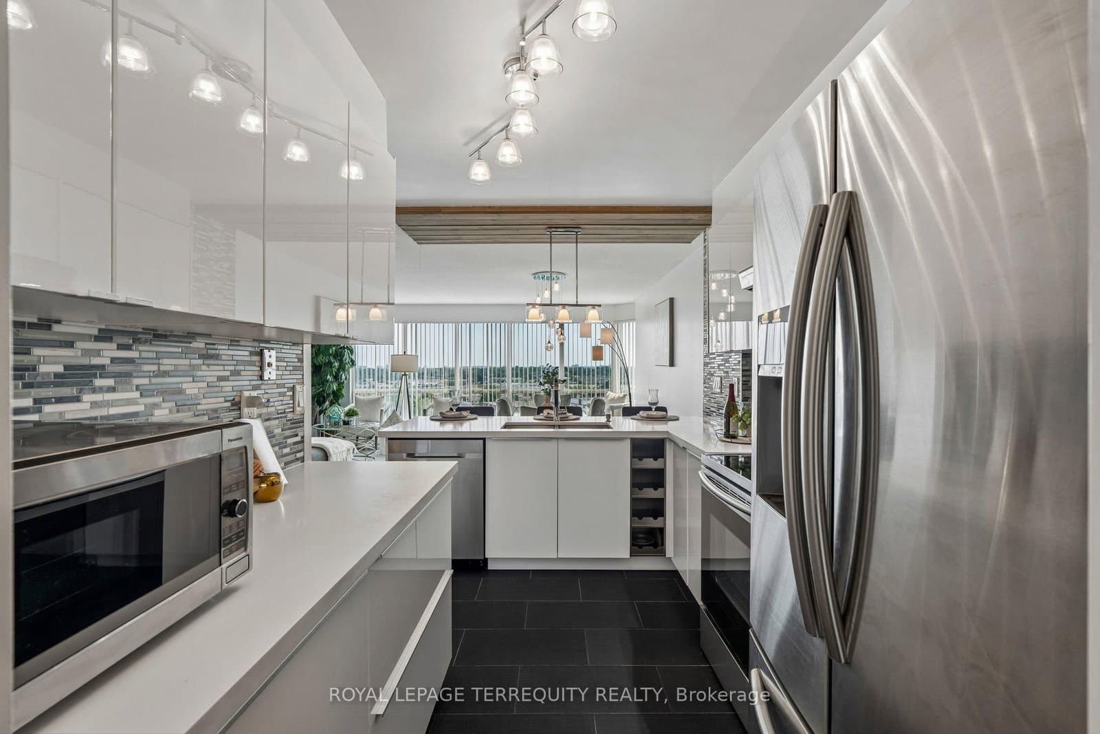 18 Lee Centre Drive, Unit 906 thumbnail 12