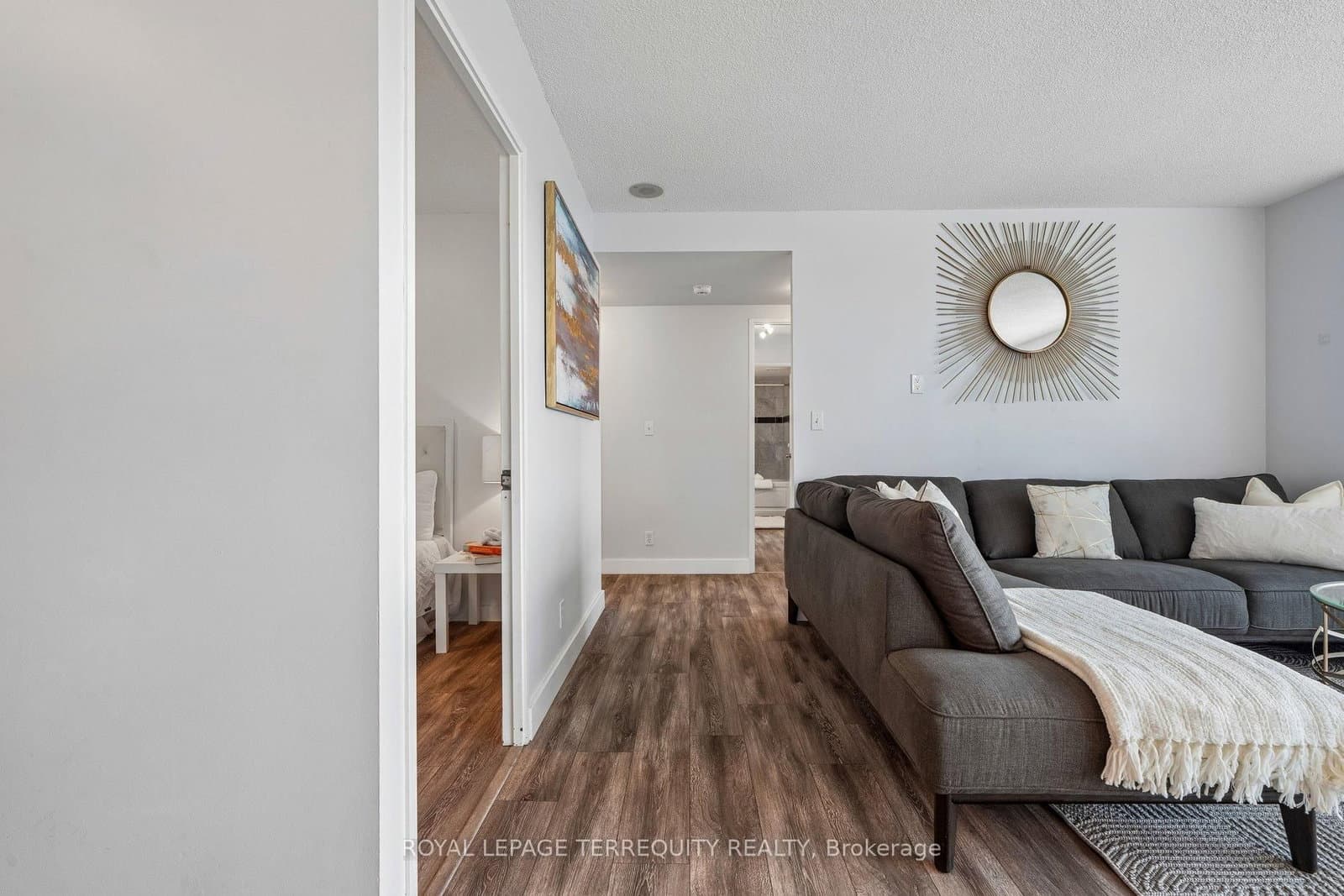 18 Lee Centre Drive, Unit 906 thumbnail 13