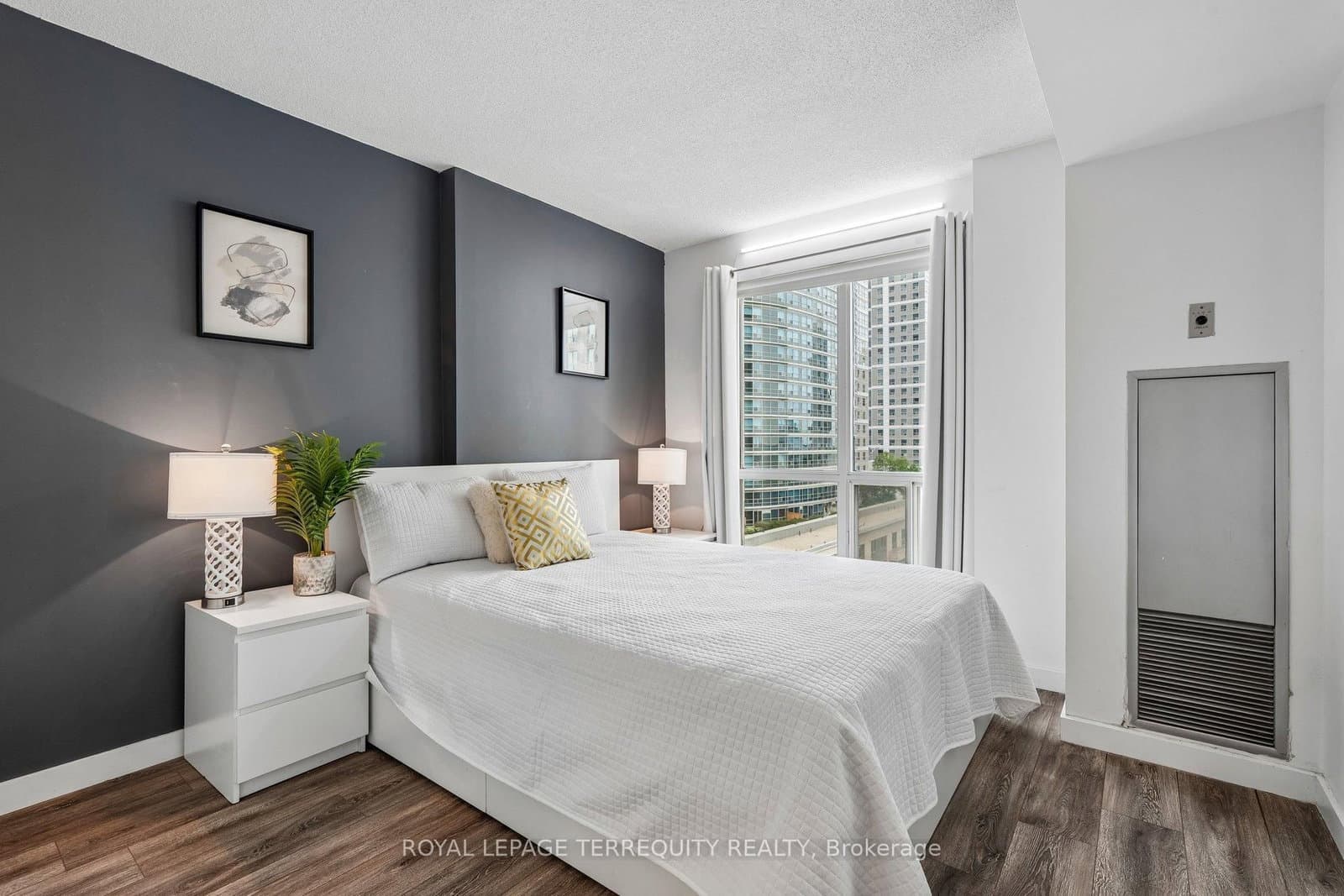 18 Lee Centre Drive, Unit 906 thumbnail 17