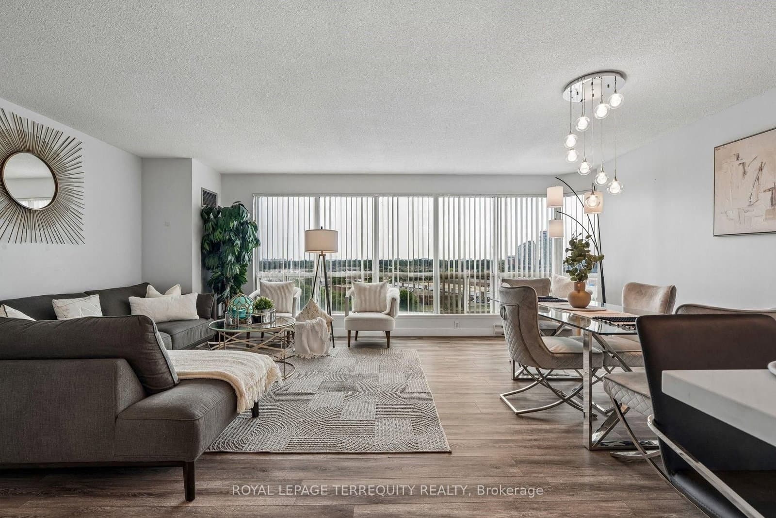 18 Lee Centre Drive, Unit 906 thumbnail 2