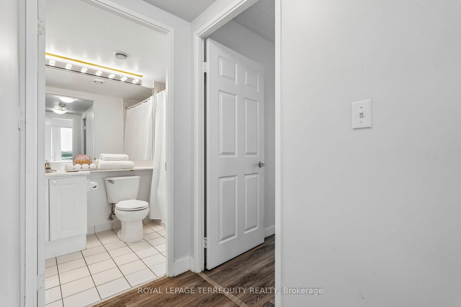 18 Lee Centre Drive, Unit 906 thumbnail 22