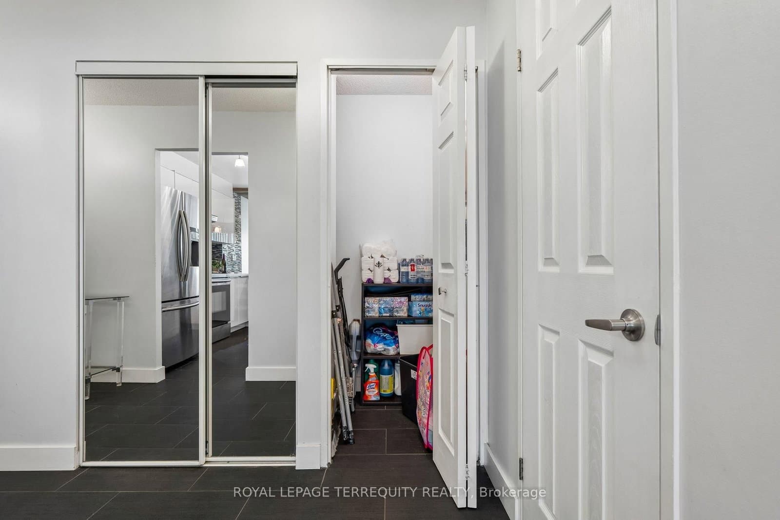 18 Lee Centre Drive, Unit 906 thumbnail 23