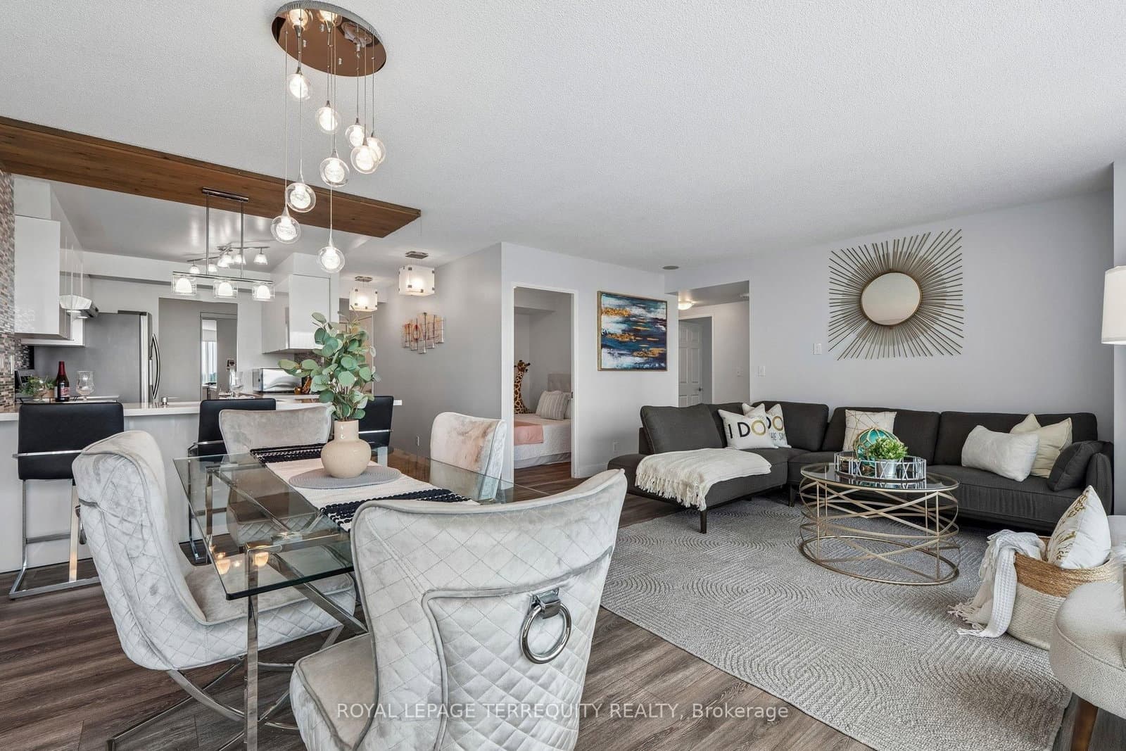 18 Lee Centre Drive, Unit 906 thumbnail 5