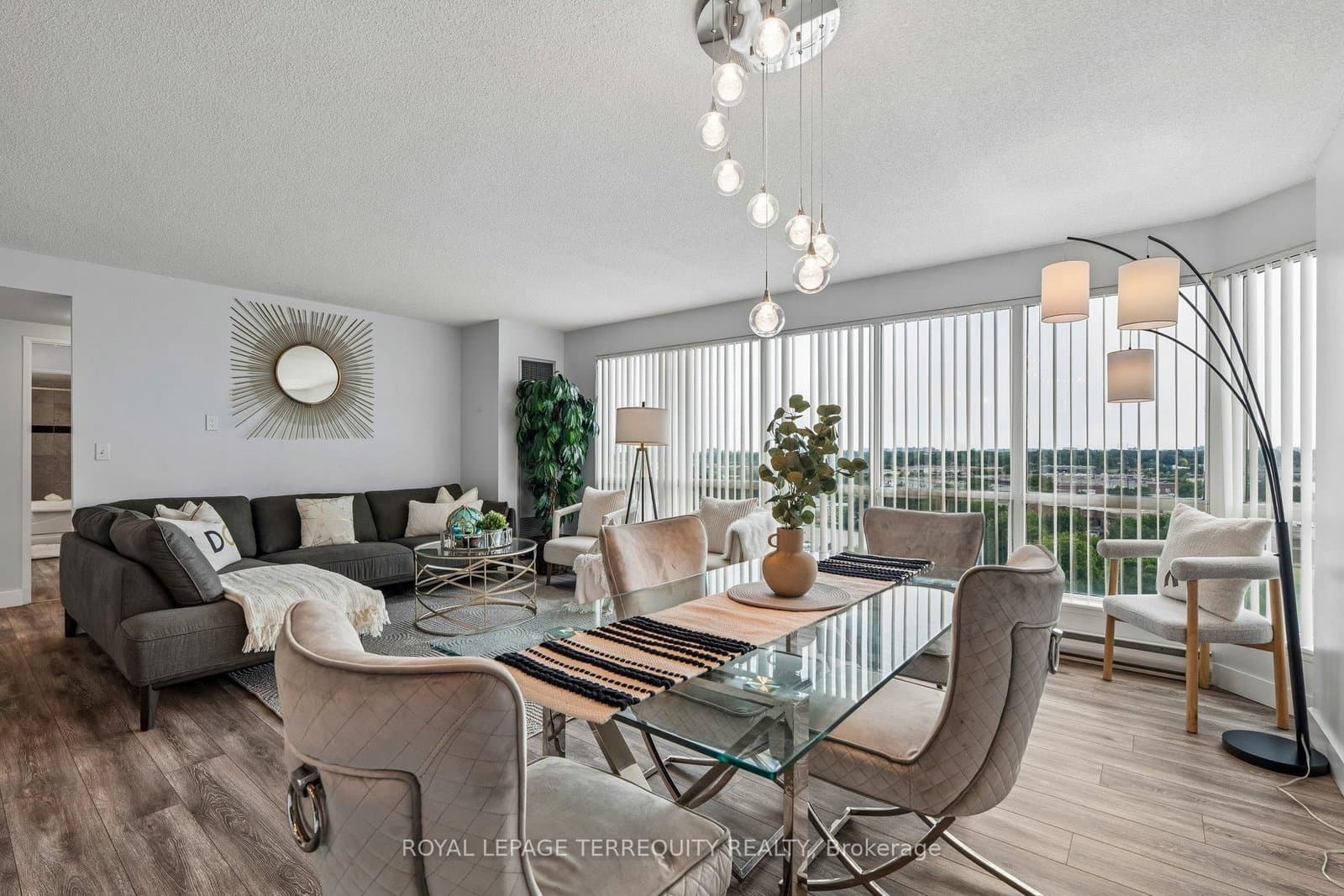 18 Lee Centre Drive, Unit 906 thumbnail 6