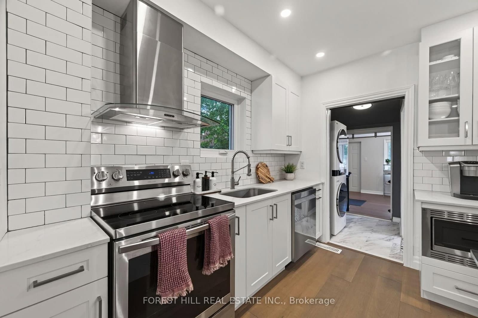 1040 Woodbine Avenue thumbnail 13