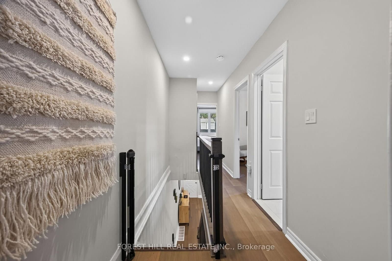 1040 Woodbine Avenue thumbnail 33