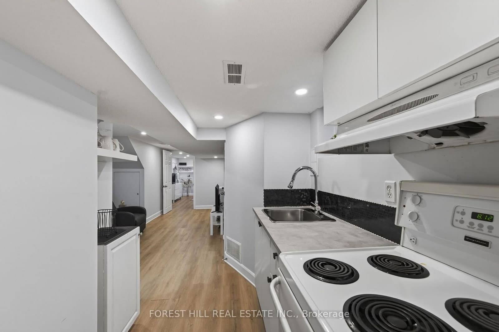 1040 Woodbine Avenue thumbnail 38