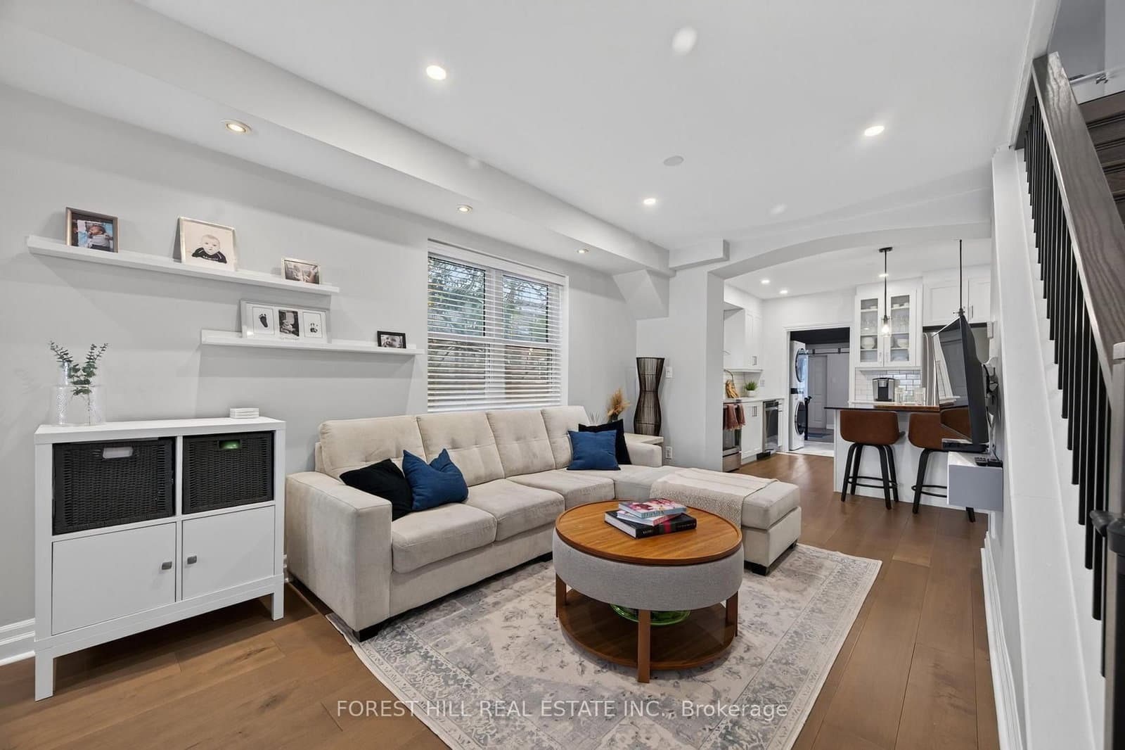 1040 Woodbine Avenue thumbnail 9