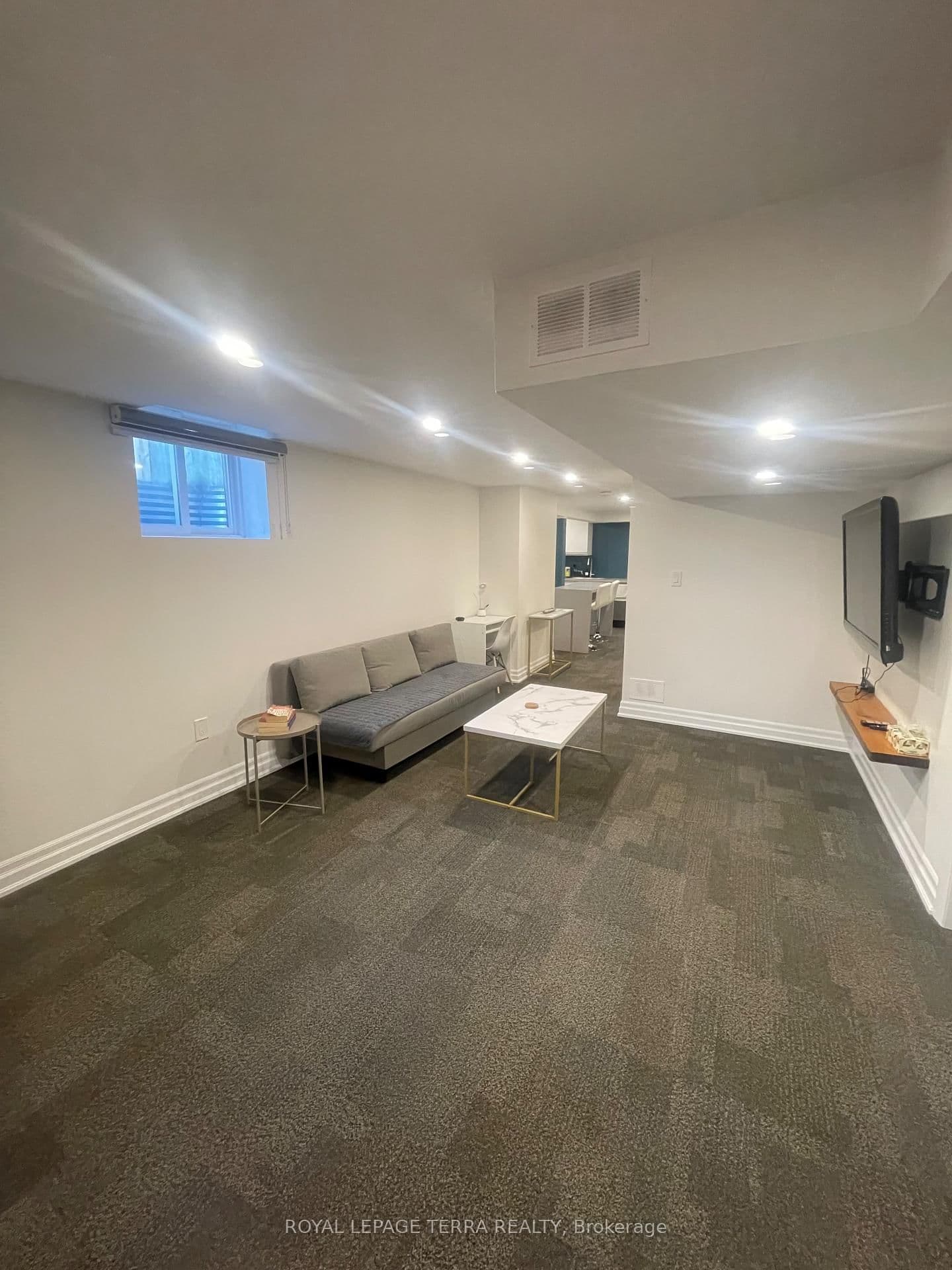 32 Slater Crescent, Unit Basement thumbnail 9